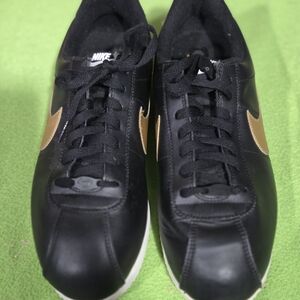Nike Men’s Black Leather Sneakers with Gold  Cortez